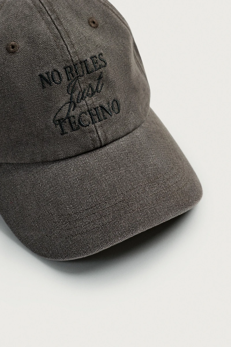 WASHED EMBROIDERED TEXT CAP