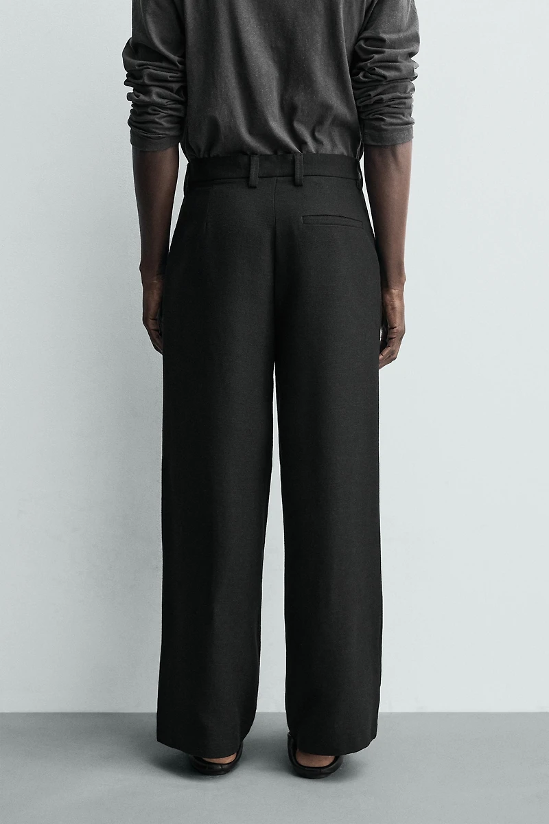 PLEATED RELAXED FIT PANTS