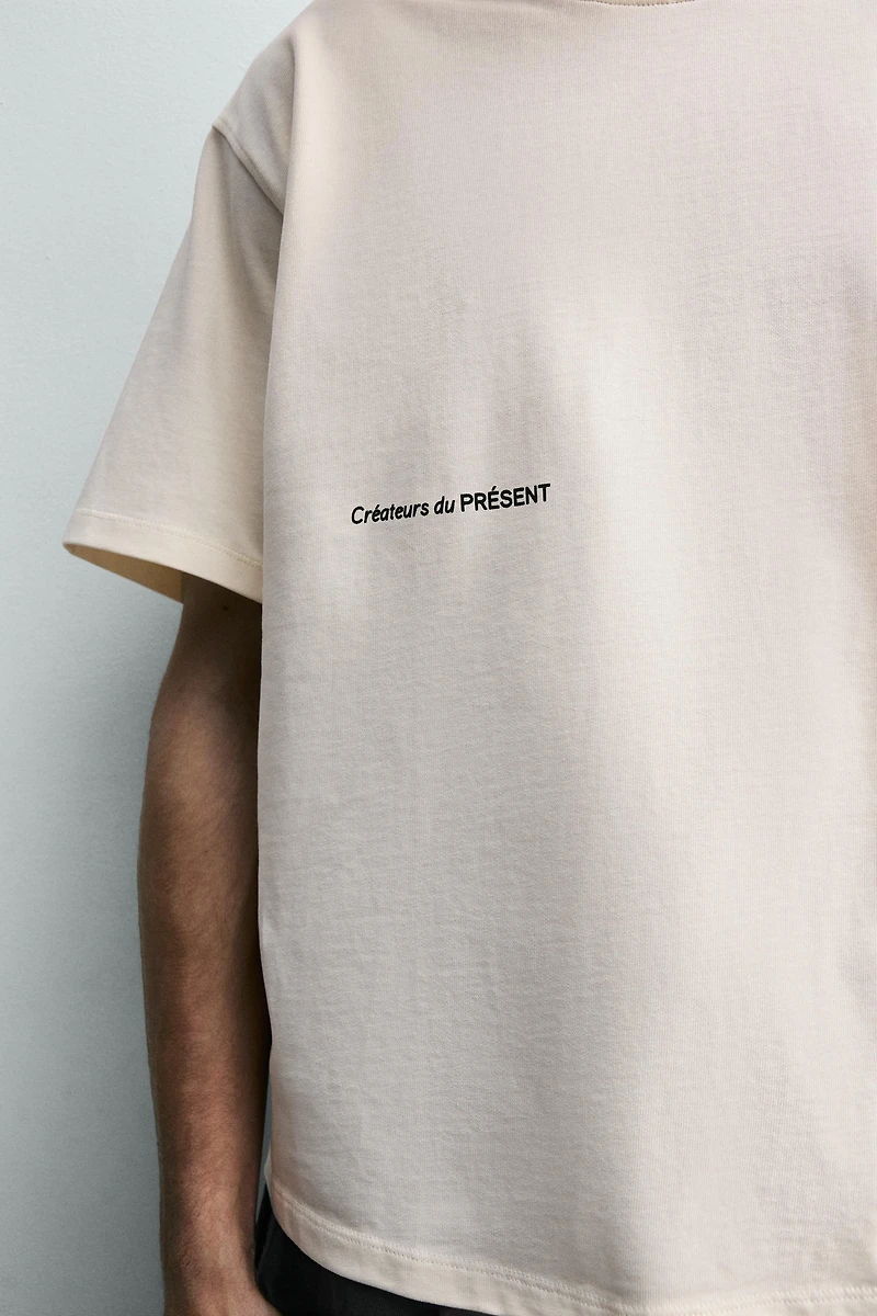 CONTRASTING PATCH TEXT T-SHIRT