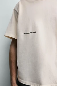 CONTRASTING PATCH TEXT T-SHIRT