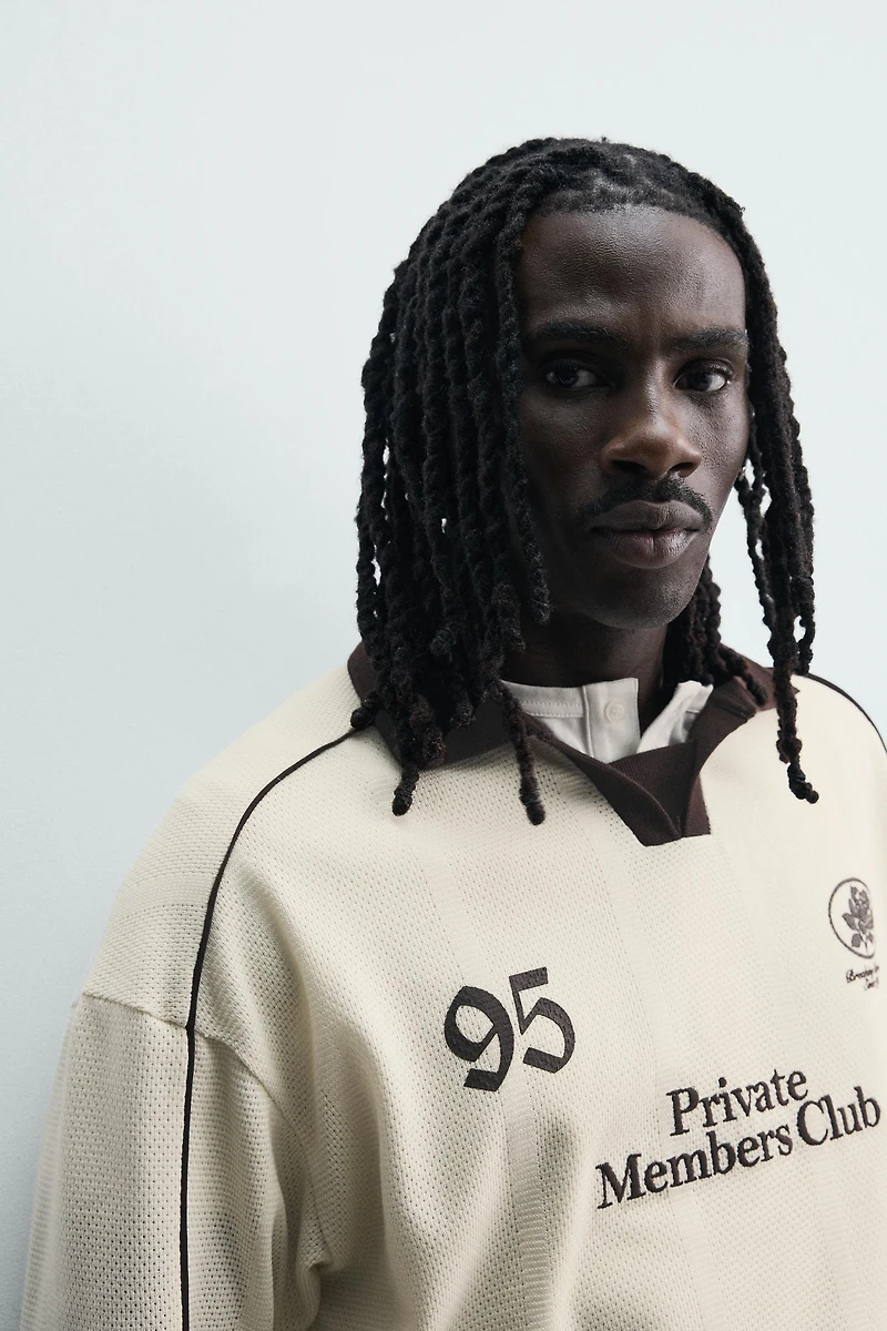 CONTRAST EMBROIDERED RETRO SOCCER POLO