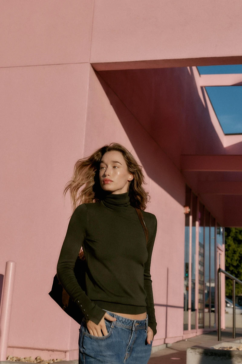 PULL BASIQUE EN MAILLE UNIE