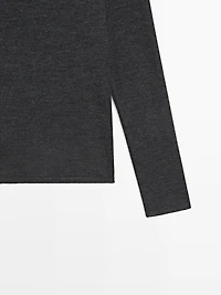 Wool T-shirt with raglan sleeves