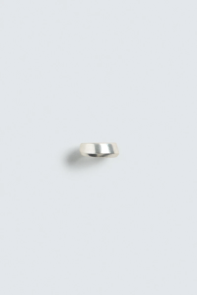 MATTE GEOMETRIC RING