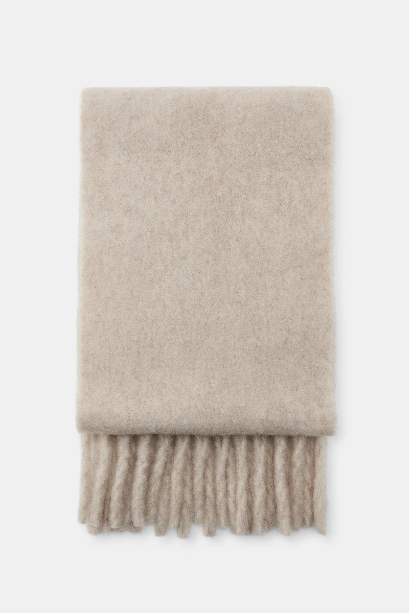 CHUNKY FRINGED SCARF