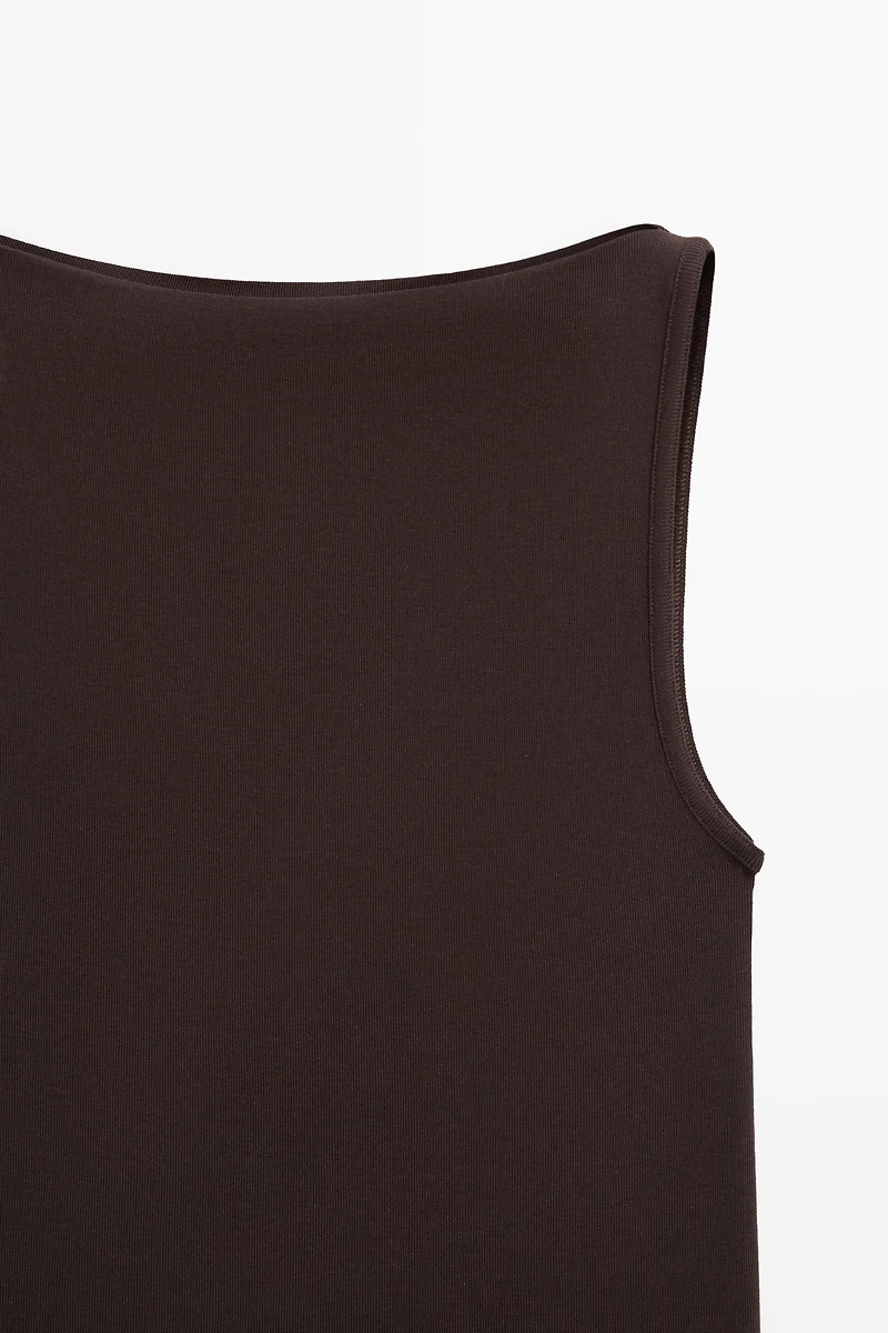 100% cotton straight neckline T-shirt