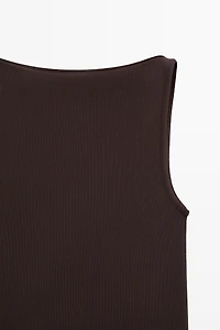 100% cotton straight neckline T-shirt