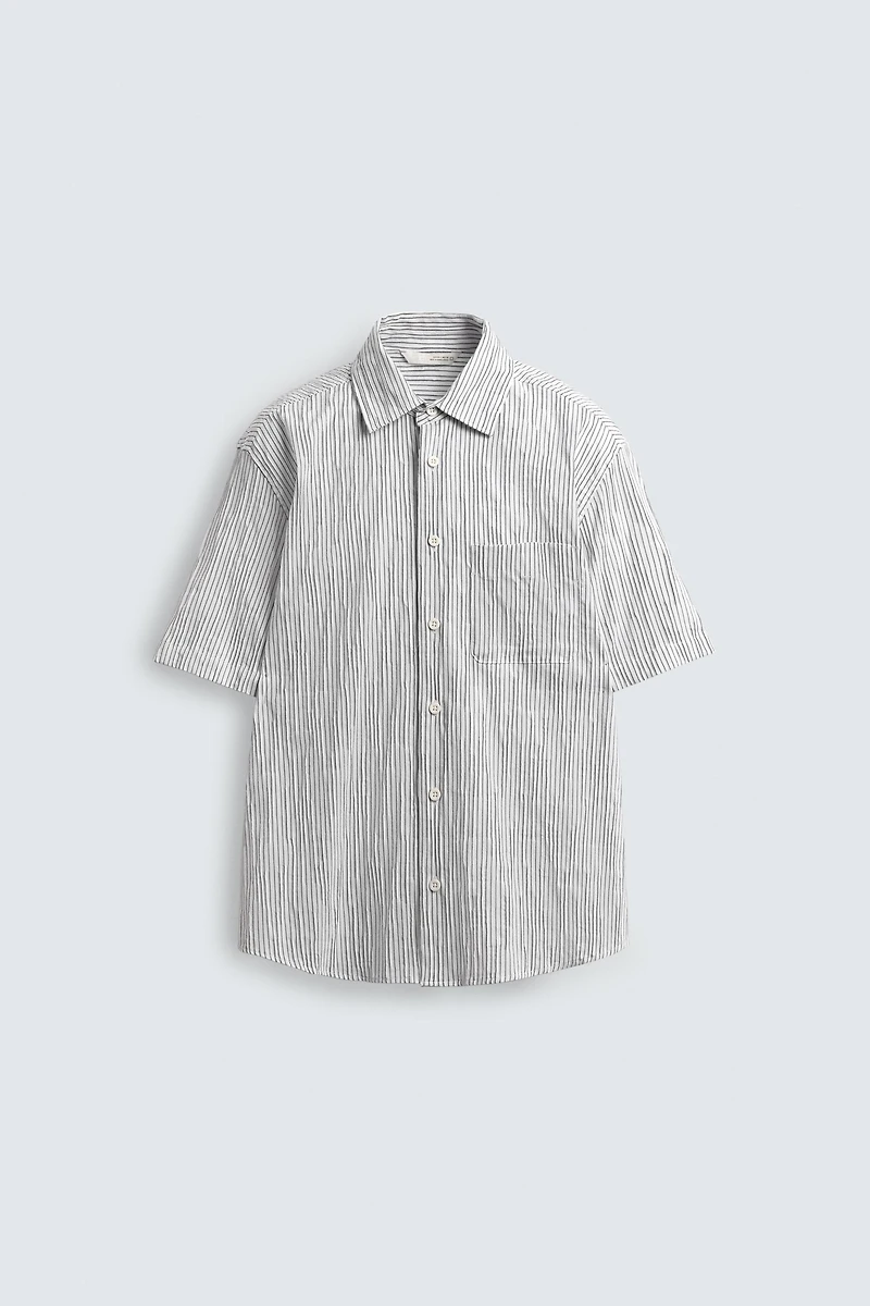 IRREGULAR STRIPED JACQUARD SHIRT