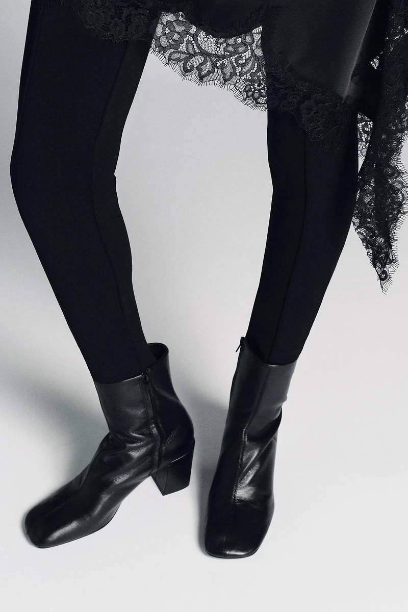 WIDE HEELED LEATHER ANKLE BOOTS