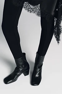 WIDE HEELED LEATHER ANKLE BOOTS