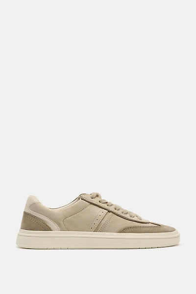 CONTRAST SNEAKERS