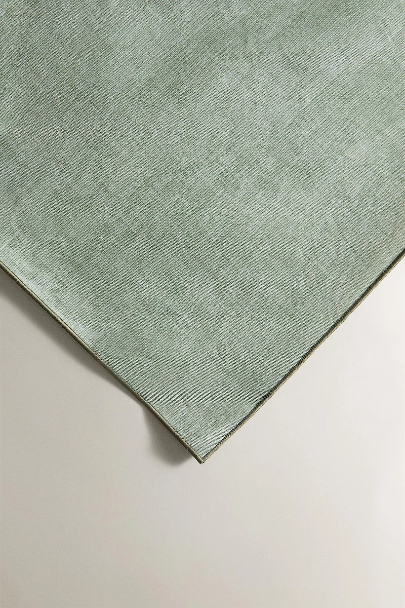 RESIN-COATED COTTON TABLECLOTH WITH OVERLOCK STITCHING
