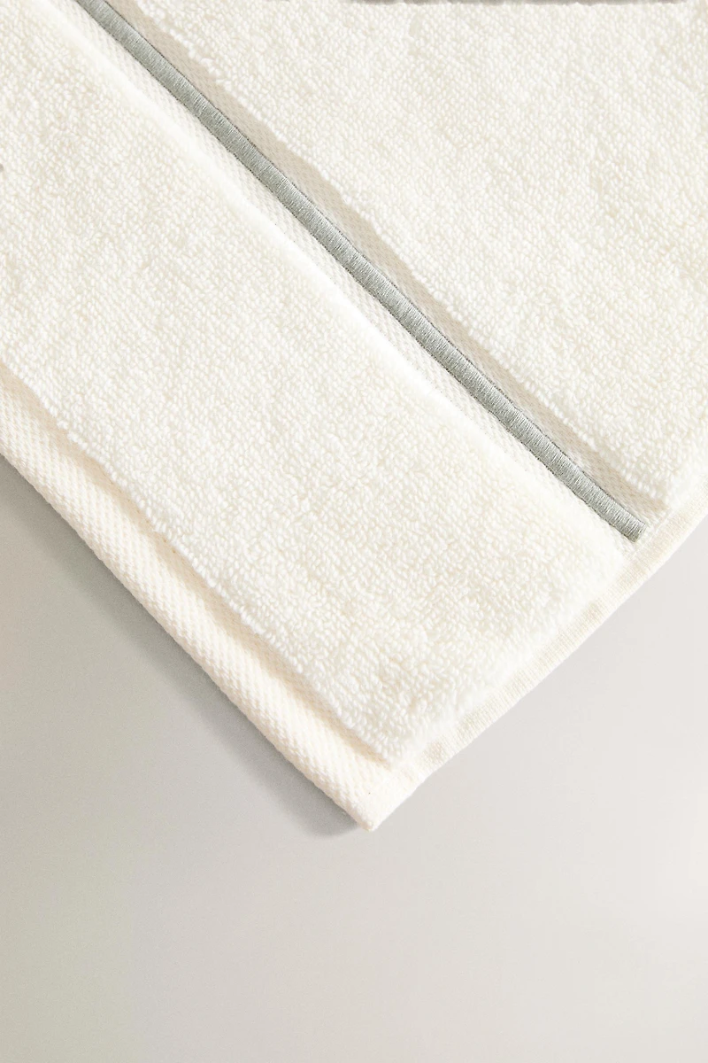 SERVIETTE DE BAIN FESTON BROD