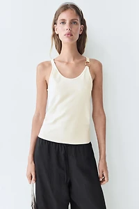 Top avec détail bijou en coton mélangé