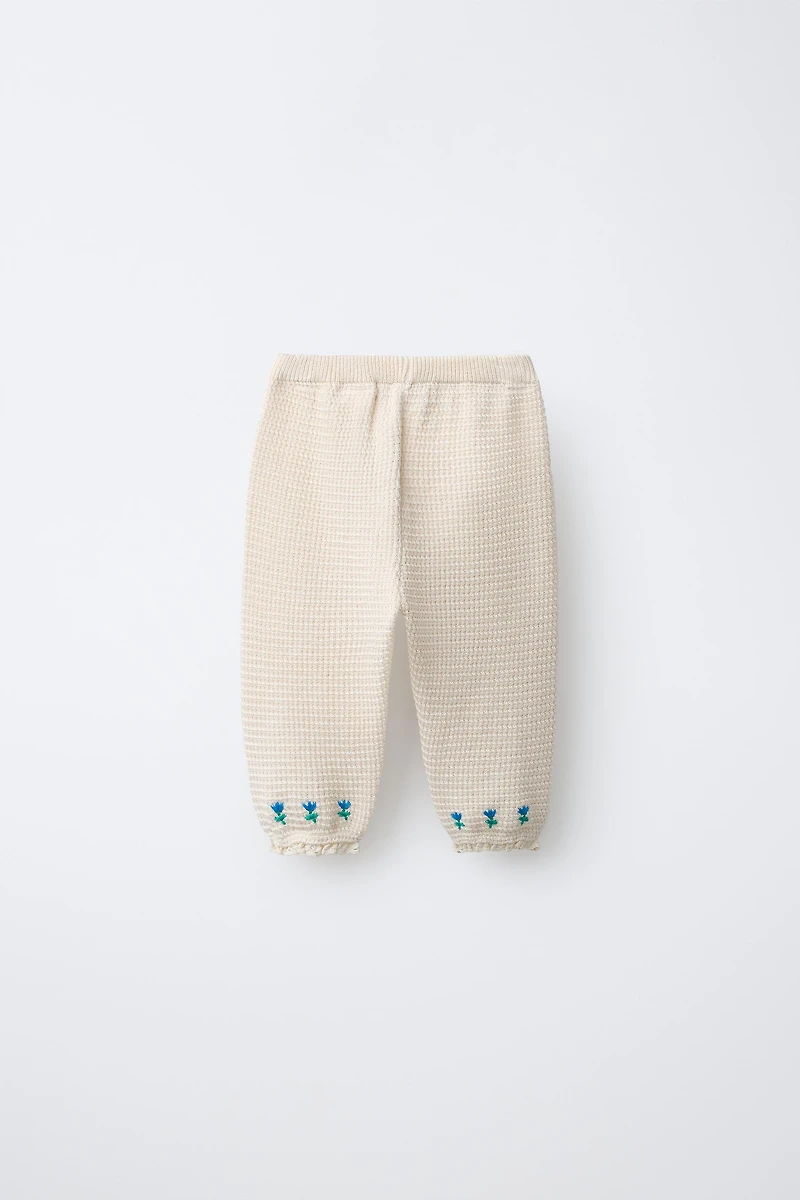 EMBROIDERED FLORAL TEXTURED PANTS WITH LACE TRIM