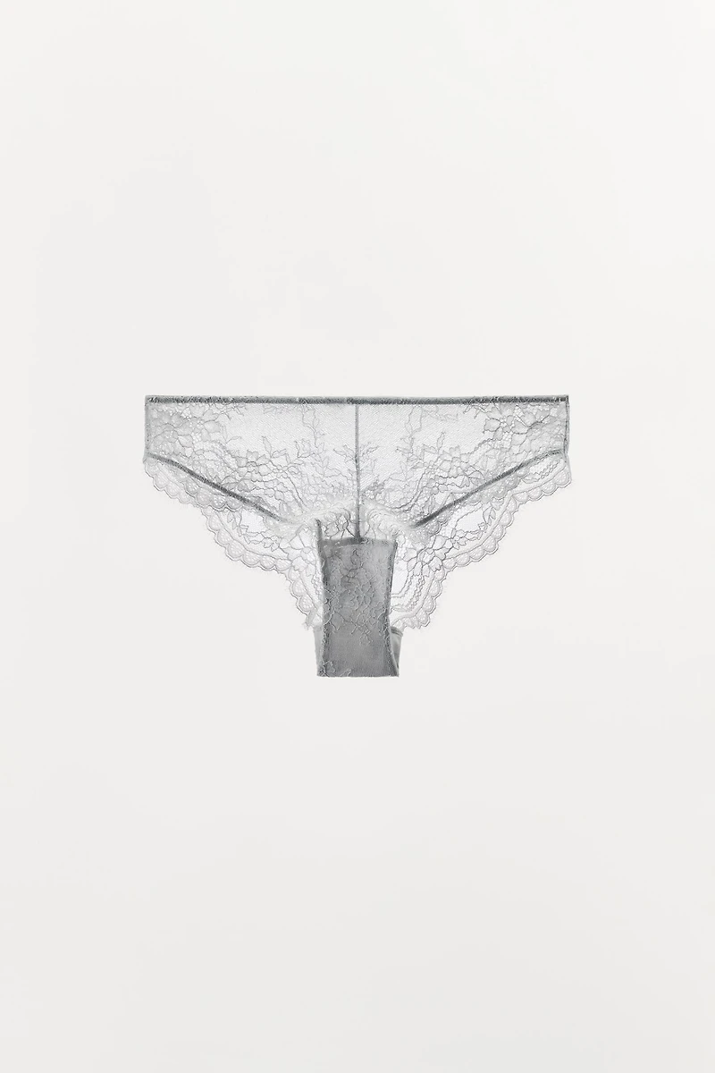 CULOTTE EN DENTELLE