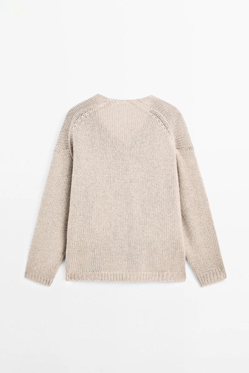 100% cashmere V-neck sweater