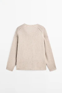 100% cashmere V-neck sweater