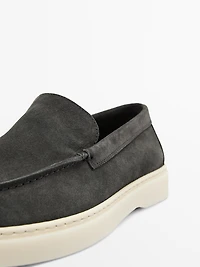 Split leather loafers with moc toe