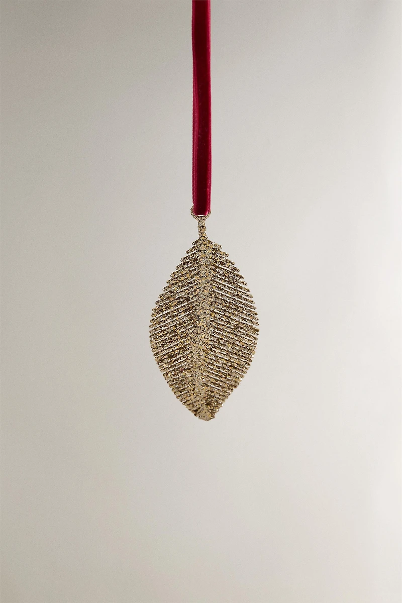 SHINY LEAF CHRISTMAS TREE ORNAMENT