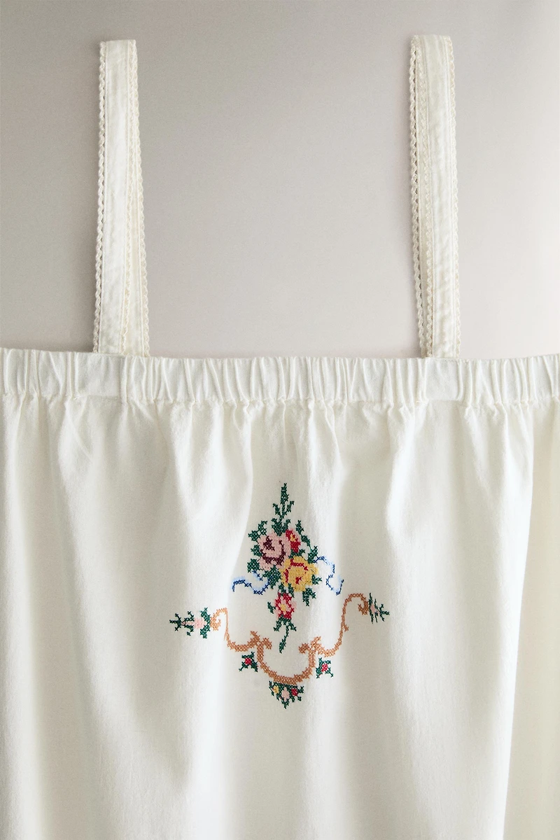 ROBE BRODÉE COTON LIN