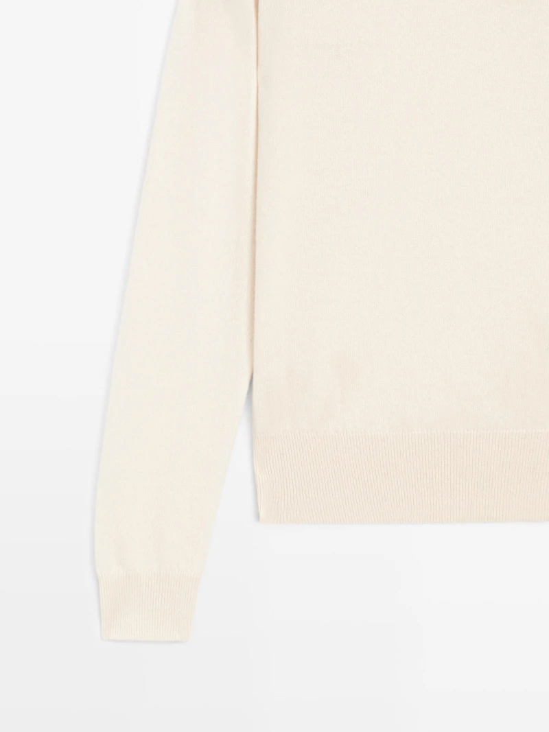 Wool blend knit V-neck sweater