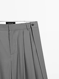 Flowing trousers with darts