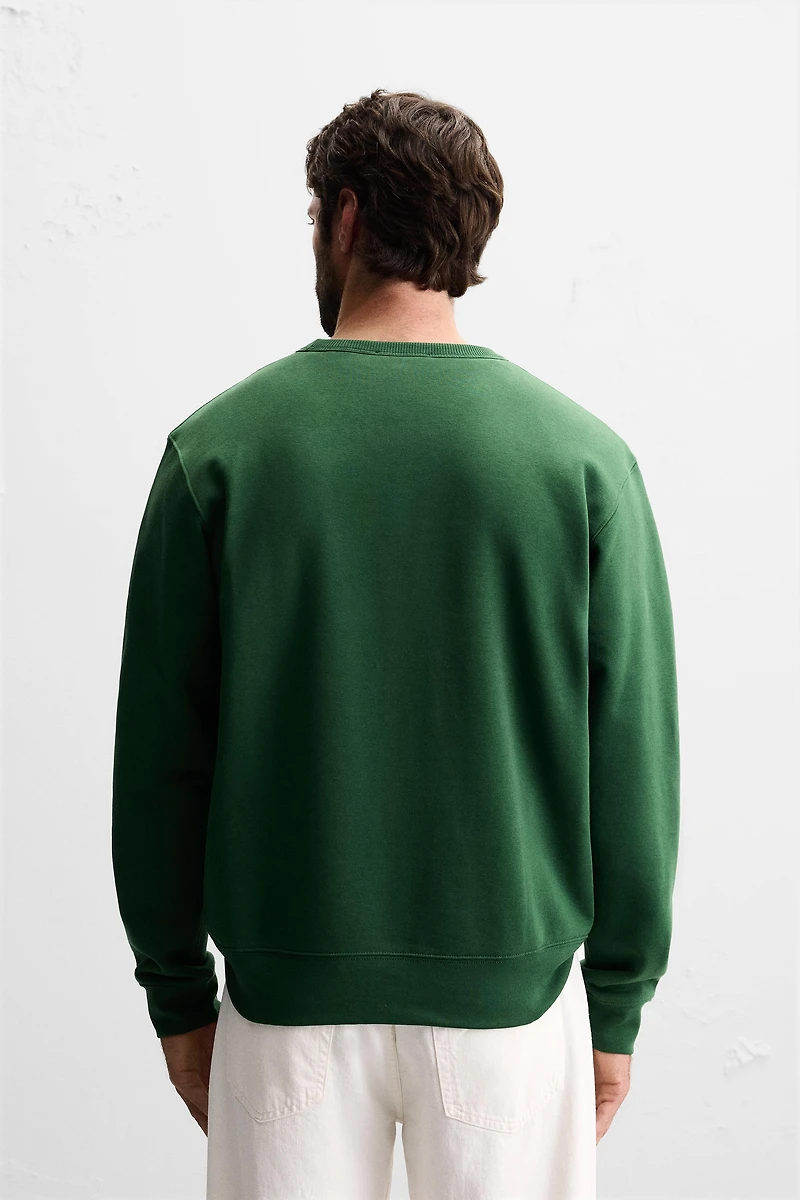 BASIC CREWNECK SWEATSHIRT