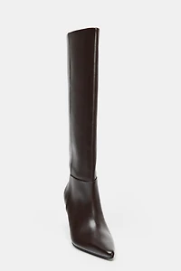POINTED TOE HEELED BOOTS