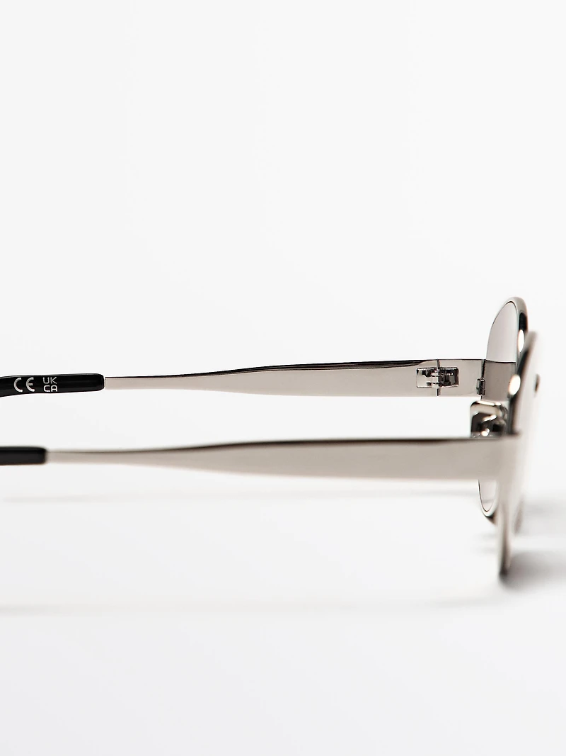 Oval metal sunglasses
