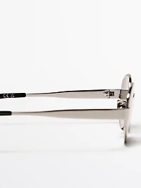 Oval metal sunglasses