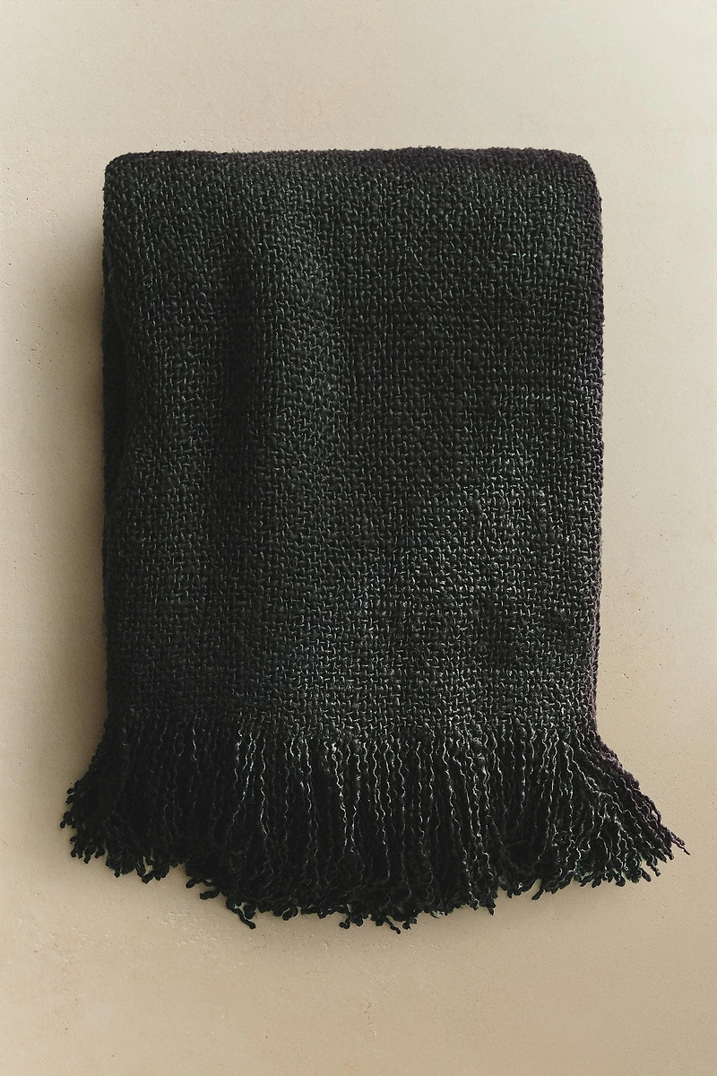 DECORATIVE FRINGED BLANKET