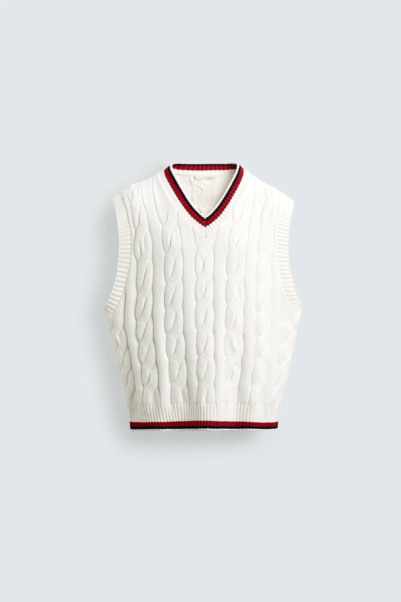 CONTRAST CABLE KNIT VEST
