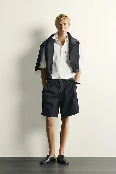 SHORT CHINO EN DENIM COUPE RELAX À PLIS