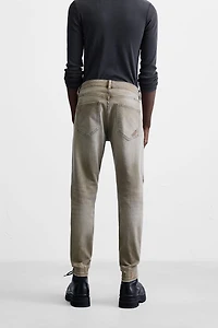 RIPPED SKINNY FIT JEANS
