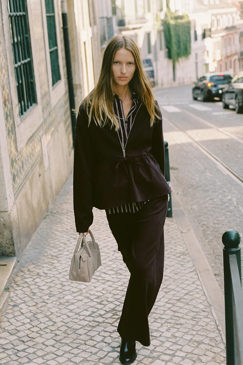 CONTRASTING FABRIC PANTS