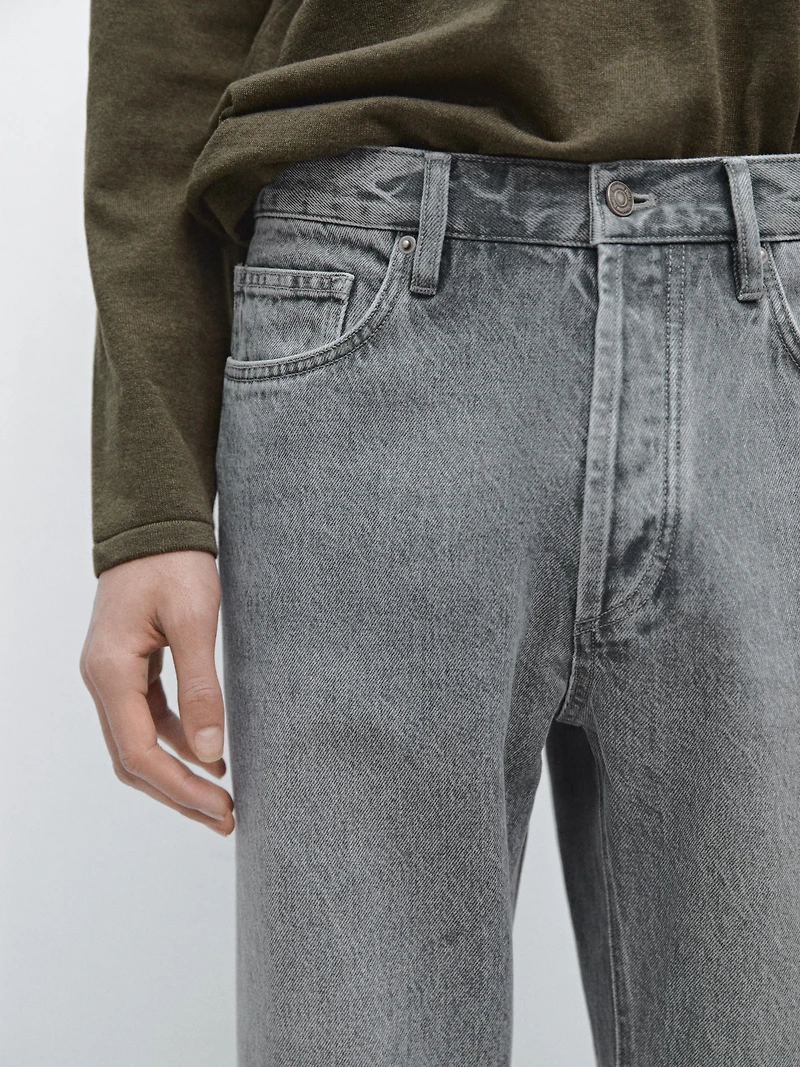 Straight-leg jeans