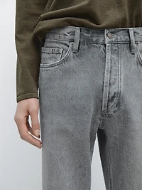 Straight-leg jeans