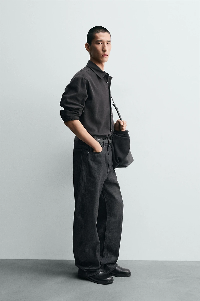 LOOSE FLARE FIT JEANS