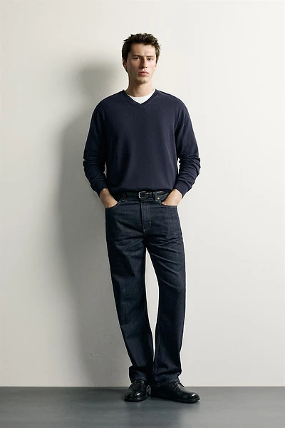 STRAIGHT FIT JEANS