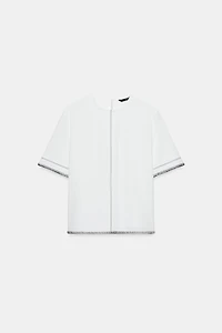 CONTRAST TOPSTITCHED TOP