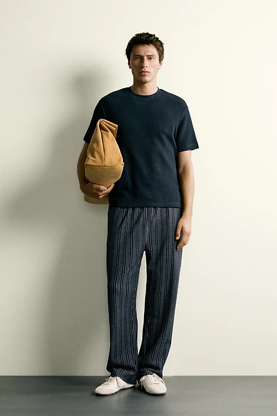 REGULAR FIT SEERSUCKER T-SHIRT