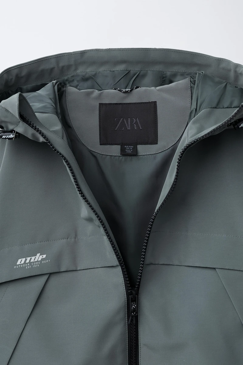 WATER REPELLENT TEXT JACKET