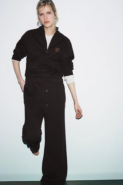 ZIP PATCH SWEATSHIRT