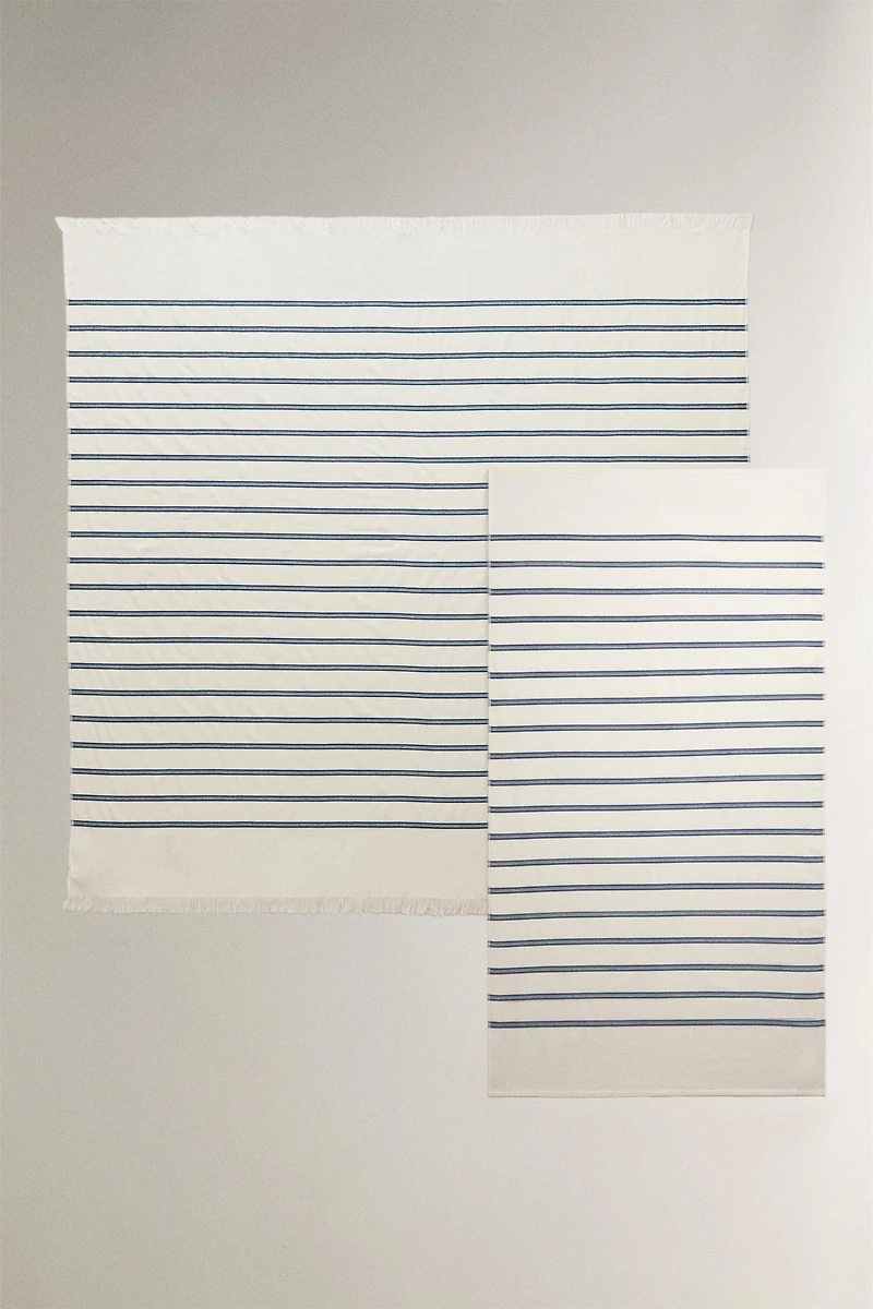 THIN STRIPED BEACH TOWEL