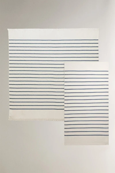 THIN STRIPED BEACH TOWEL