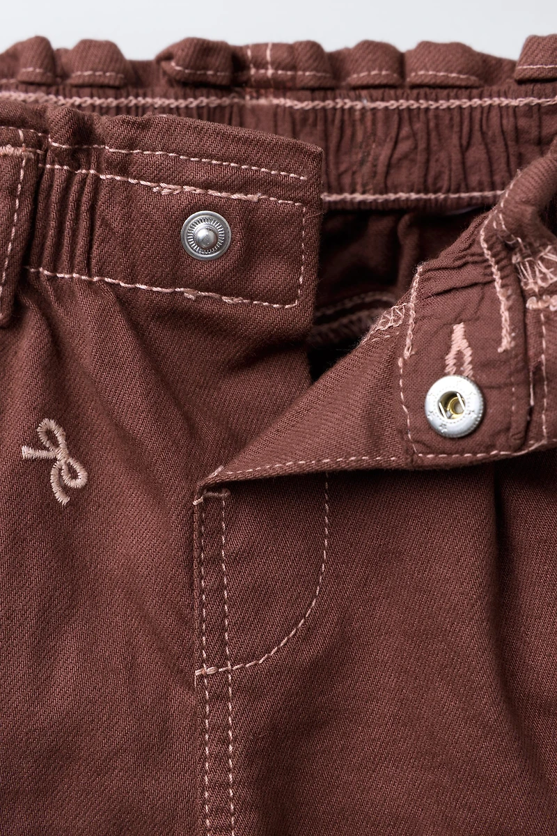 PANTALON BAGGY SERGÉ FLEURS BRODÉES