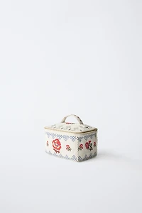 EMBROIDERED TOILETRY BAG