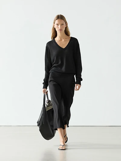 100% linen knit V-neck sweater