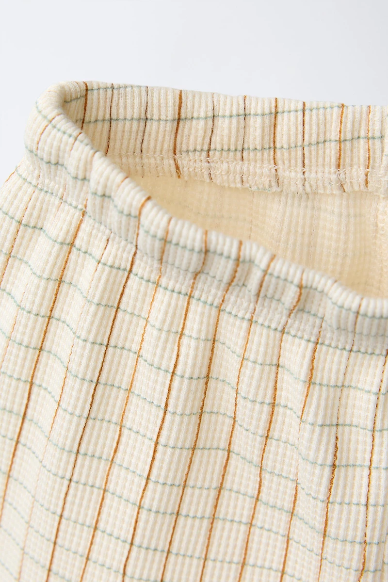 ENSEMBLE WAFFLE T-SHIRT ET BERMUDA À CARREAUX